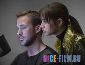 Бегущий по лезвию 2049 (2017)